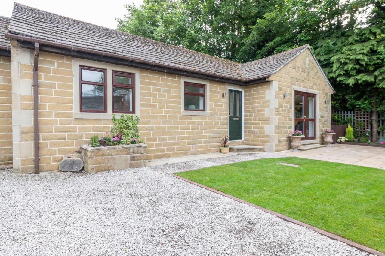 Large 2-Bedroom Bungalow Near Airedale Hospital, Keighley, Convenient Location With Parking Steeton ภายนอก รูปภาพ